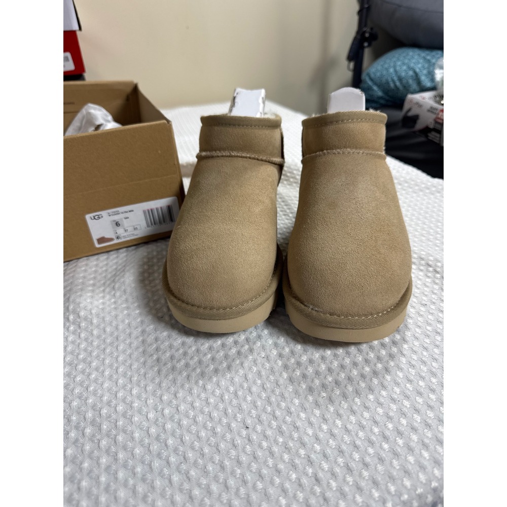 UGG Boots Women 6 Classic Ultra Sand Suede Ankle NWOB lid